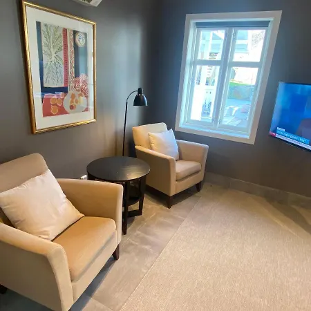 Charming Near Centre - Free Parking, Ev Station Available Apartamento