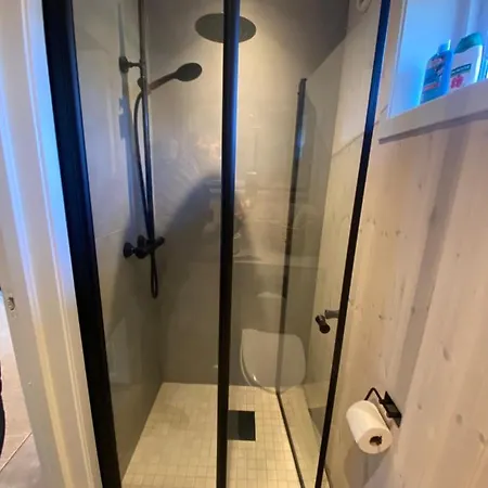 דירה Charming Guesthouse Near City Centre - Free Parking, Ev Char