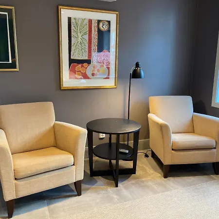 Charming Guesthouse Near City Centre - Free Parking, Ev Char * סאנדפיורד