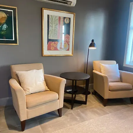 דירה Charming Guesthouse Near City Centre - Free Parking, Ev Char סאנדפיורד