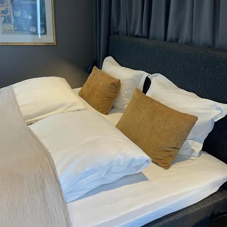Charming Guesthouse Near City Centre - Free Parking, Ev Char * סאנדפיורד