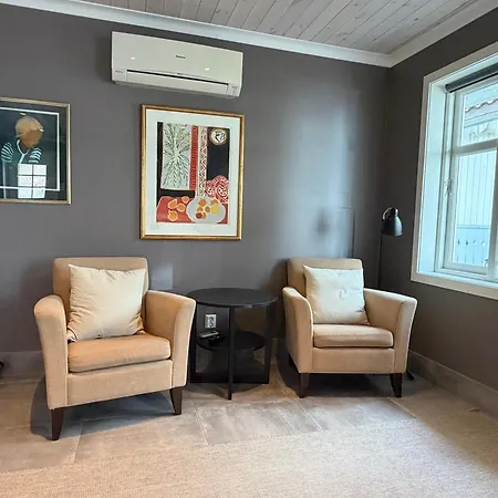 Apartamento Charming Near Centre - Free Parking, Ev Station Available *