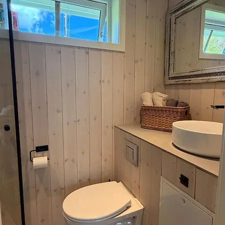 דירה Charming Guesthouse Near City Centre - Free Parking, Ev Char סאנדפיורד