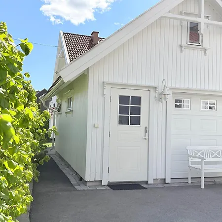 Charming Guesthouse Near City Centre - Free Parking, Ev Char סאנדפיורד