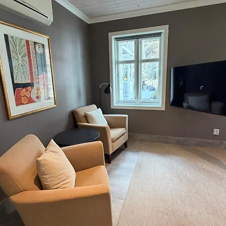 Charming Guesthouse Near City Centre - Free Parking, Ev Char